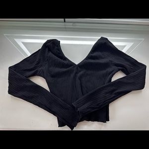 Black Ribbed Fitted Longsleeve Crop top